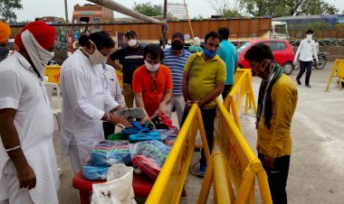 मुख्यमंत्री भूपेश बघेल के आव्हान पर विधायक विकास उपाध्याय ने मानवता की मिसाल कायम कर प्रवासी मजदूरों को भोजन पानी के साथ सभी के लिए चप्पल का स्टाल लगा कर वितरण किया।