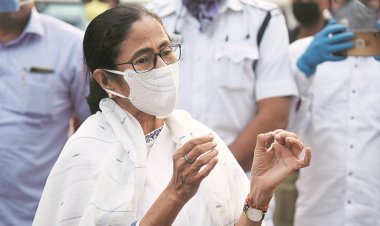 अम्फान से बंगाल में तबाही, CM ममता की मांग- 26 मई तक ट्रेन न भेजे रेलवे