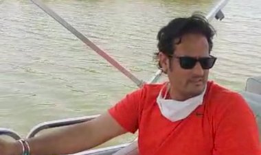 ऐतिहासिक बूढ़ा तालाब के साफ सफाई अभियान में विधायक विकास उपाध्याय ने स्वयं मोटर बोट चला कर मेयर के साथ किया निरीक्षण