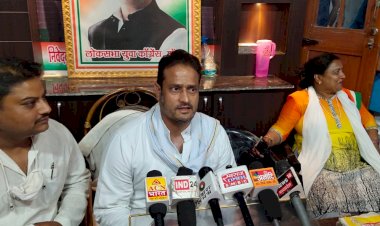 विकास उपाध्याय ने कहा केंद्रीय मंत्री नरेन्द्र सिंह तोमर और कांग्रेस दोनों का एक ही दुश्मन ज्योतिरादित्य सिंधिया और कांग्रेस पूरे चम्बल के 16 में 16 सीट जीत कर रहेगी।।