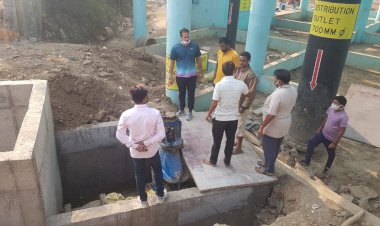 रामनगर ओव्हर हैड टैंक के वाटर वाॅल में आई खराबी को ठीक कराने विधायक विकास उपाध्याय स्वयं पहुंचे