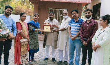 ‘‘तपस्या सामाजिक सेवा संस्थान‘‘ ने रायपुर में आज निःशुल्क क्रिकेट प्रशिक्षण के लिए दुर्गेश राय का सम्मान किया