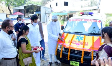 स्वास्थ्य मंत्री टी एस सिंहदेव ने तपस्या सामाजिक सेवा संस्थान के एम्बुलेंस सेवा की शुरुआत करते हुए कहा,निजी क्षेत्र को 108 से जोड़ने के विकल्प पर विचार किया जाएगा।