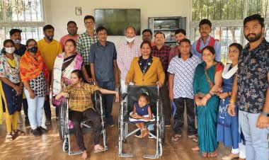 चरामेति फाउंडेशन एवं नारायणी साहित्य अकादमी  के तत्वाधान में दो दिव्यांग बालिकाओं को व्हीलचेयर प्रदान की गई