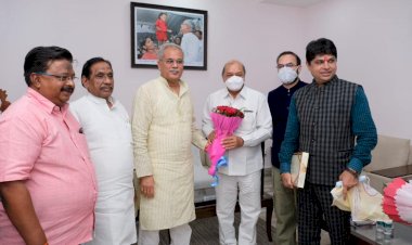 पूर्व विधायक अग्नि चन्द्राकर को बीज निगम का अध्यक्ष बनाए जाने पर कांग्रेसी खेमे में जबरदस्त उत्साह, आज मुख्यमंत्री भूपेश बघेल से मुलाकात कर उन्होंने आभार व्यक्त किया है
