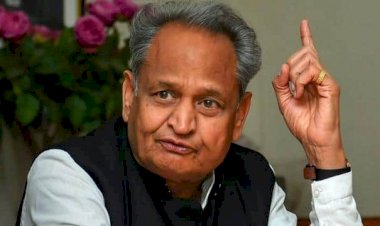 अशोक गहलोत का मास्टर स्ट्रोक, यूपी चुनाव में मची खलबली।सरकारी कर्मचारियों से लेकर बेरोजगारों, किसानों सभी वर्ग को नई सौगात