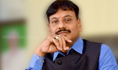विधायक को गुस्साई जनता ने गाड़ी से खींचकर बाहर निकाला और उनकी जमकर पिटाई की, घायल विधायक निजी अस्पताल में भर्ती...