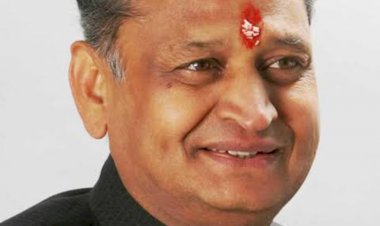 मोदी सरकार द्वारा तेल की कीमतों में कमी करने के बाद कांग्रेस की गहलोत सरकार ने भी वैट कम कर जनता को और राहत दी