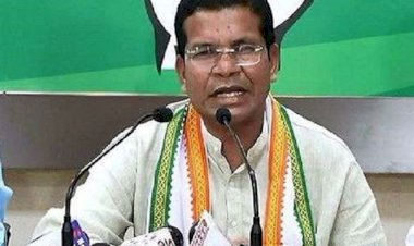 मोहन मरकाम ने एक बार फिर साबित कर दिया है कि वे लोकप्रिय अध्यक्ष ही नहीं बल्कि गांधी परिवार के सच्चे हिमायती भी हैं...