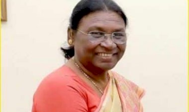 एनडीए गठबंधन के राष्ट्रपति उम्मीदवार द्रौपदी मुर्मू ओडिशा के मयूरभंज जिले की हैं और आदिवासी समुदाय से आती हैं।उन्होंने एक शिक्षक के रूप में शुरुआत की और फिर ओडिशा की राजनीति में प्रवेश किया।