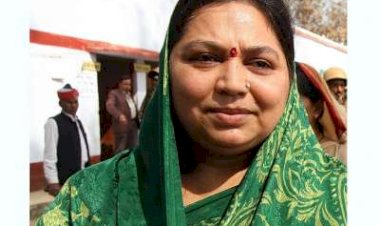 समाजवादी पार्टी के संस्थापक मुलायम सिंह यादव की पत्नी साधना गुप्ता का निधन। गुरुग्राम के मेदांता अस्पताल में लीं आखिरी सांस। पिछले एक हफ्ते से उनकी तबियत काफी खराब बनी हुई थी।