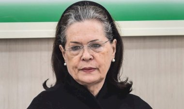 कांग्रेस अध्यक्ष सोनिया गाँधी एक बार फिर कोरोना संक्रमित हुईं। इससे पहले जून महीने में सोनिया गाँधी कोरोना पॉज़िटिव पाई गईं थीं।