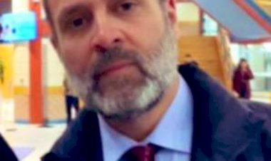 राहुल गांधी ब्रिटेन में नए लुक में बेहद ही हैंडसम नजर आए।