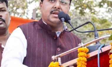 नरेंद्र मोदी की राष्ट्रीय राजनीति में  कोई चर्चा नहीं थी,तब से नितिन नबीन का मोदी की तरफ झुकाव रहा और आज उसी का नतीजा है कि वे संगठन के शीर्ष पद पर नवाजे गए।