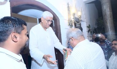 कॉफी की चुस्की और ‘तपस्या’ का तंज...