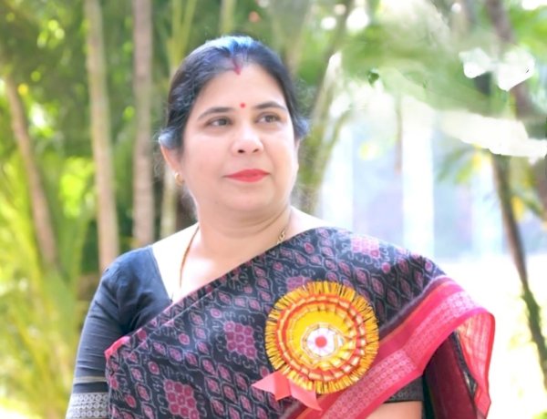 निवेदिता मिश्रा पुनः सर्वसम्मति से उत्कल विप्र महिला समिति की अध्यक्ष चुनीं गईं।डॉक्टर प्रीति और अन्नू मिश्रा को मीडिया की जिम्मेदारी