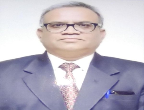 कार्यकाल समाप्त, फिर भी पद पर कायम: कुलपति को लेकर बढ़े सवाल।