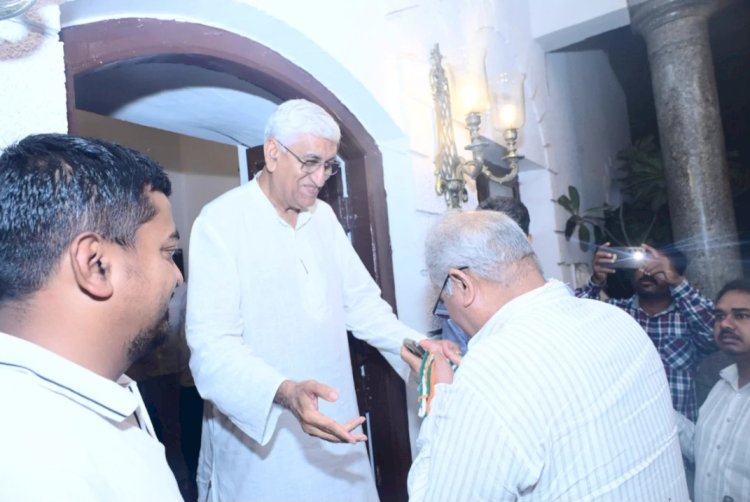 कॉफी की चुस्की और ‘तपस्या’ का तंज...